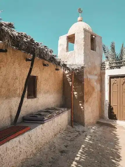 خلفية تصوير تراثية – Traditional Palm Hut Backdrop
