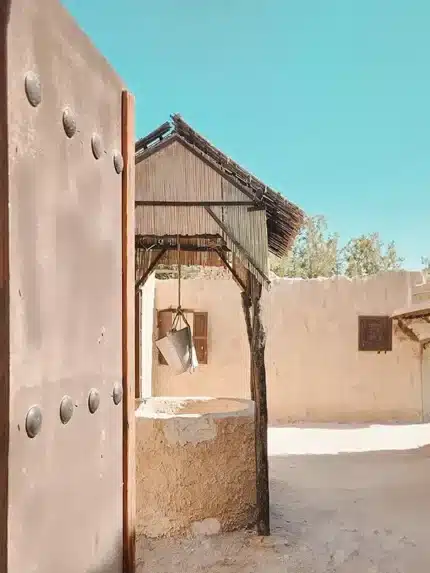 خلفية تصوير تراثية – Traditional Palm Hut Backdrop