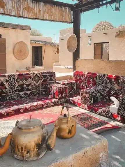 خلفية تصوير تراثية – Traditional Palm Hut Backdrop