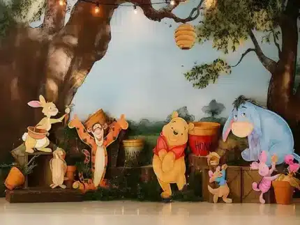 خلفية أطفال A-61 - شخصيات Winnie the Pooh في غابة سحرية
